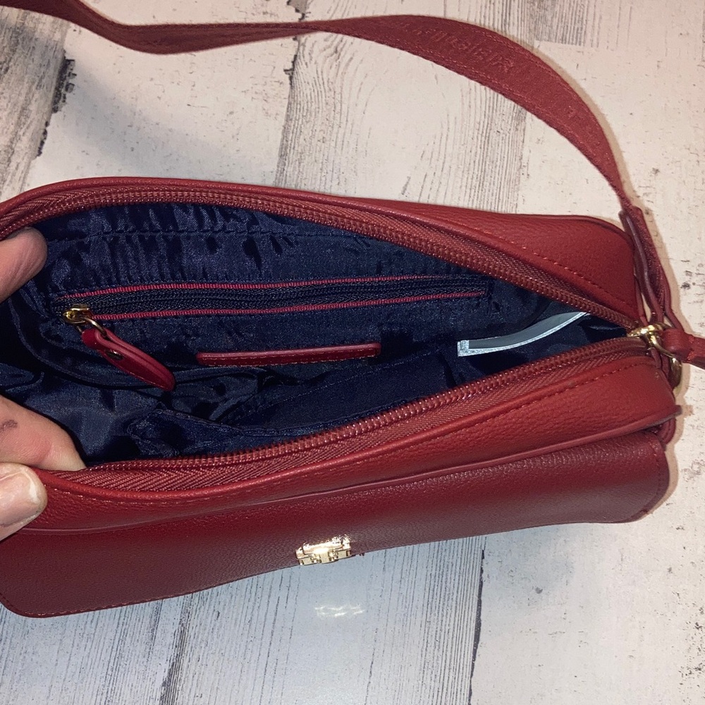NWOT Tommy Hilfiger Elegant Red Crossbody Bag - Picture 13 of 16